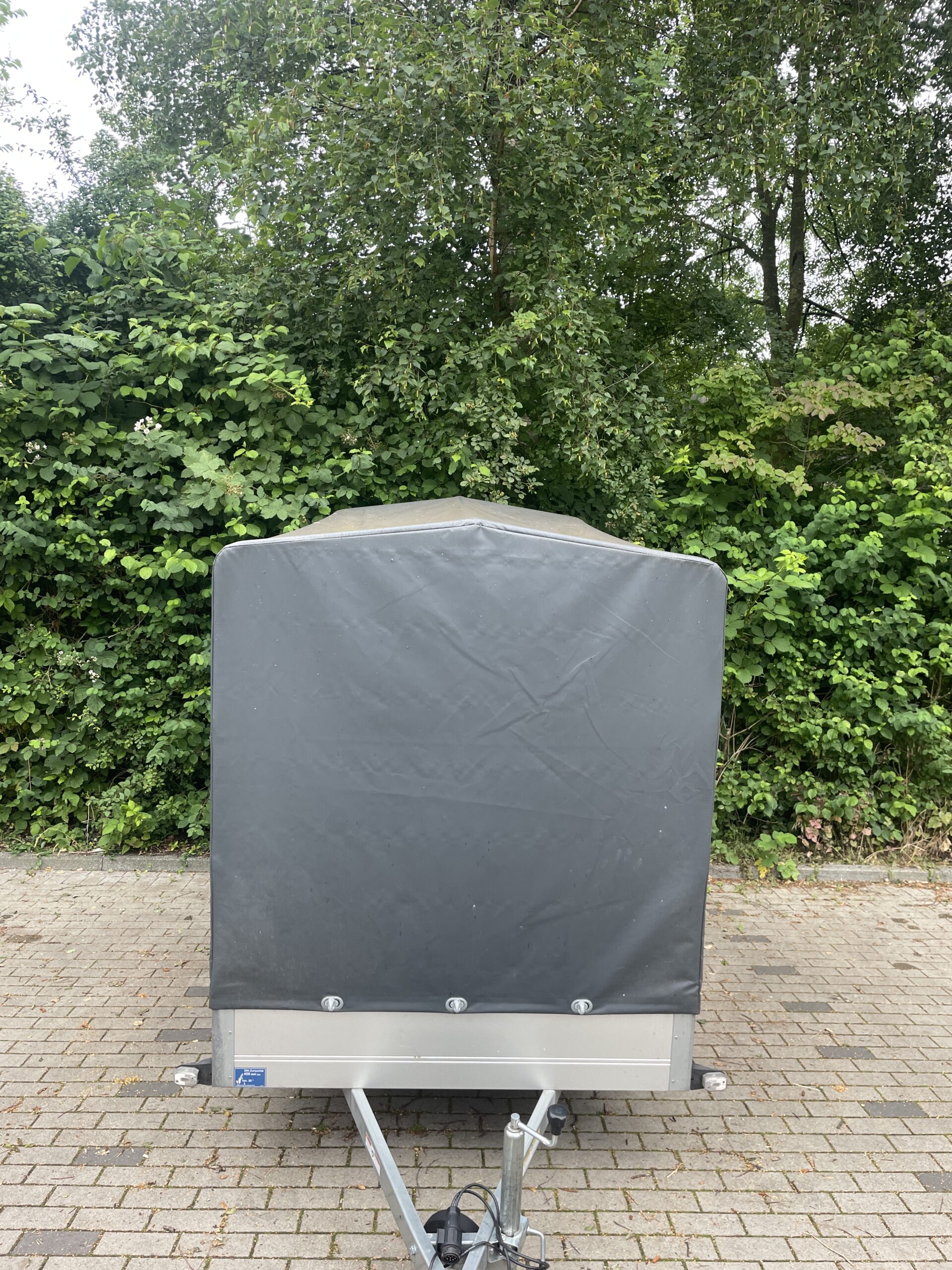 Länge 250cm Breite: 130cm Höhe.: 150cm zGG 750 Kg NztL. 580 Kg